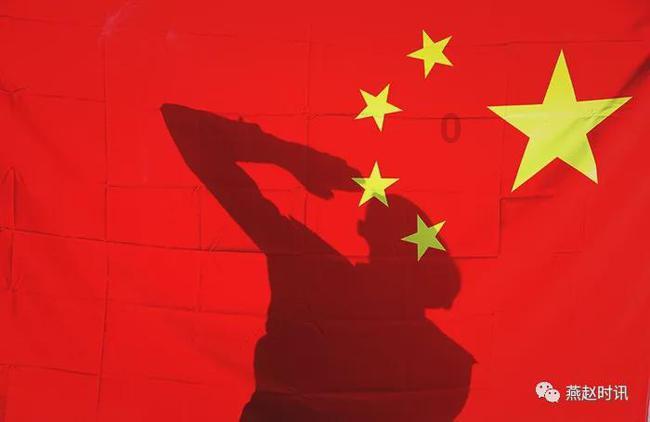 小偷进家偷钱成功后被户主抓到,为了逃跑而打了户主,这种情况是不是构成盗窃罪呢?-百问有答